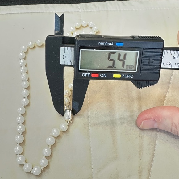 Faux White Pearl Necklace, Silver Tone Magnetic Clasp. 14” Long - Picture 13 of 13